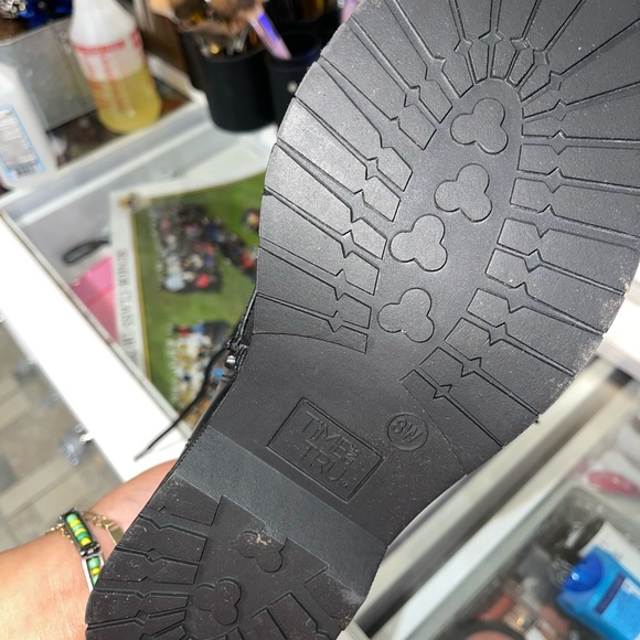 Boots - Picture 2 of 3